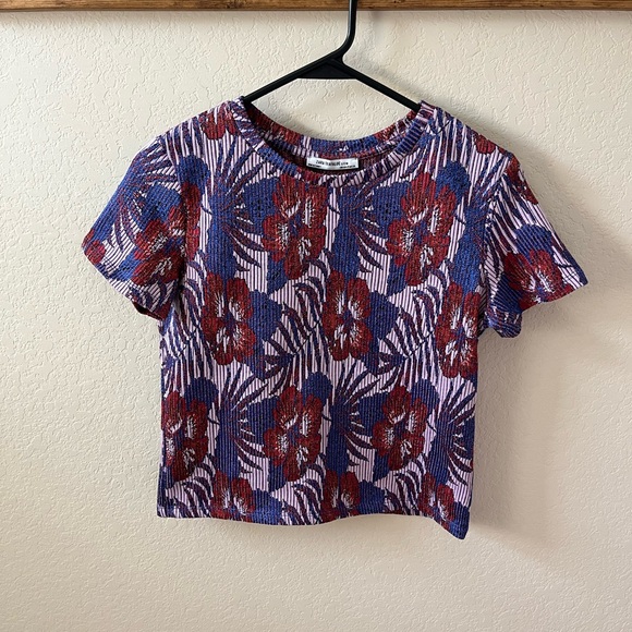 Zara Tops - Zara Trafaluc Women’s Jacquard Tropical Floral Top Size S Lavender Red Blue